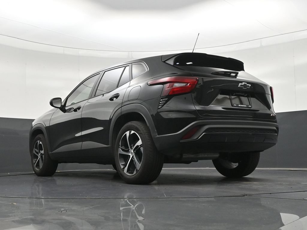 Used 2025 Chevrolet Trax RS w/ Driver Confidence Package FWD image 25