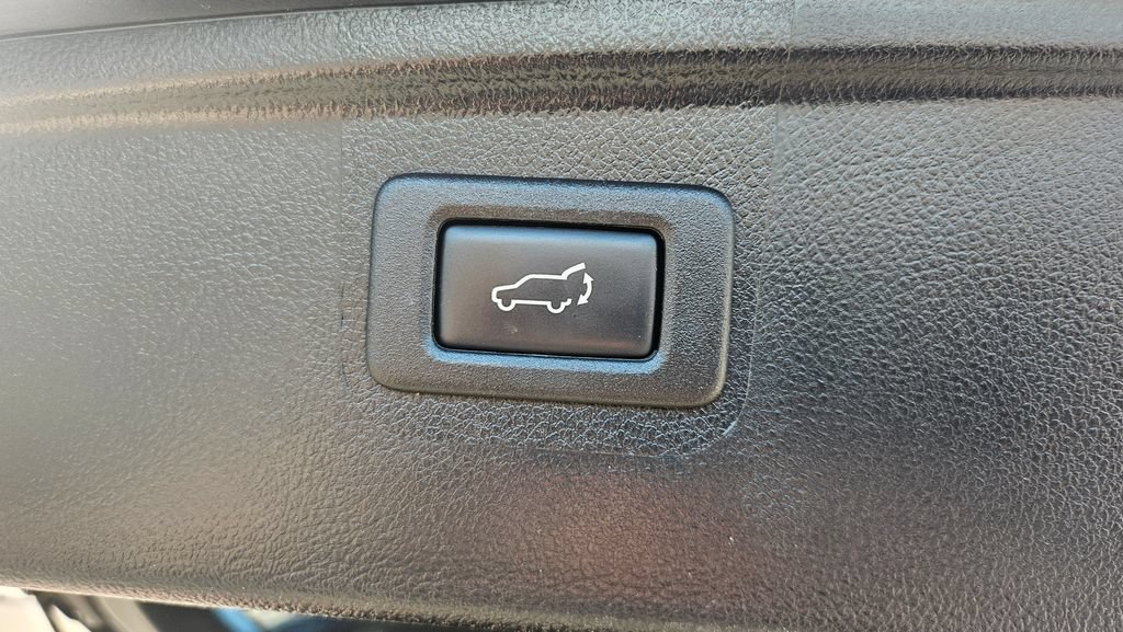 Used 2017 Subaru Outback 2.5i Premium AWD/4WD image 16