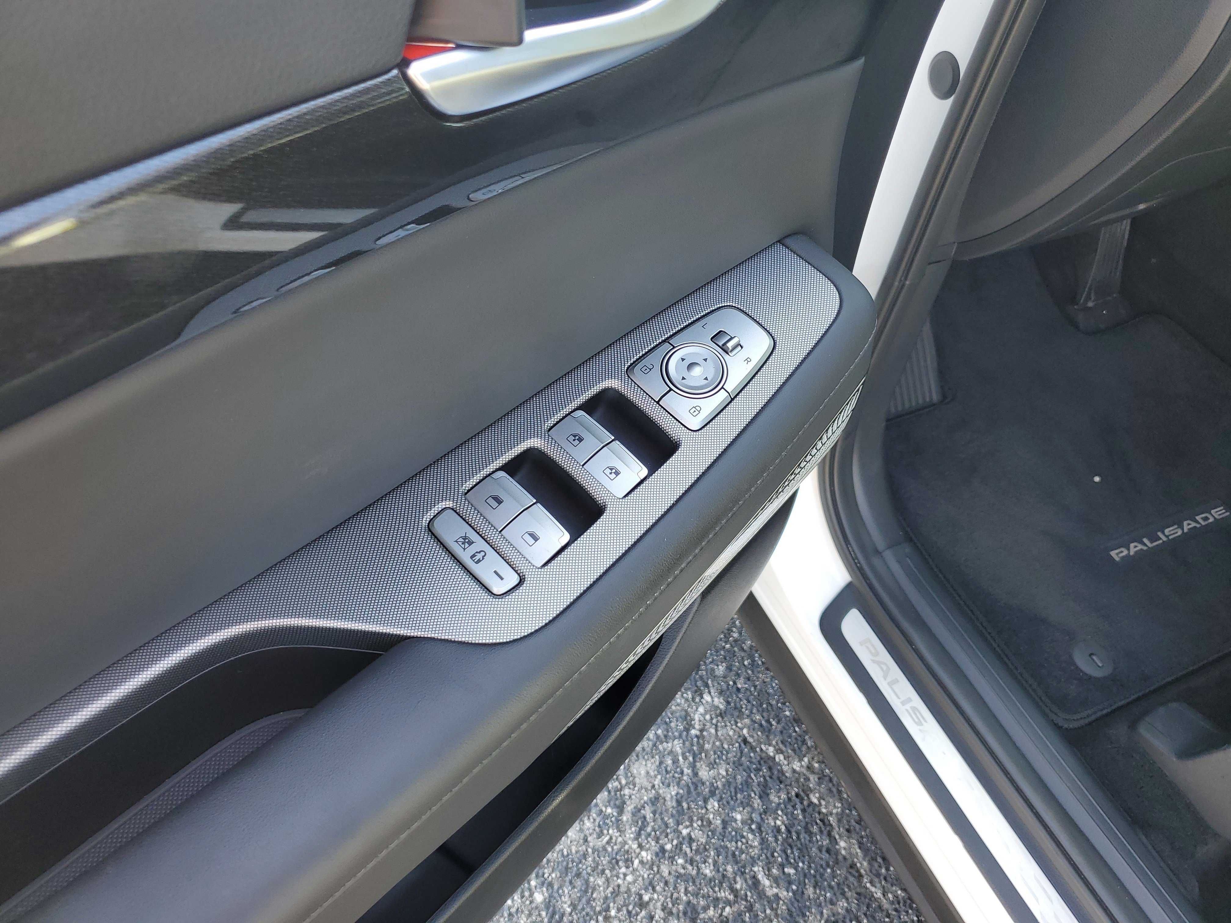 Used 2022 Hyundai Palisade Limited w/ Cargo Package image 20