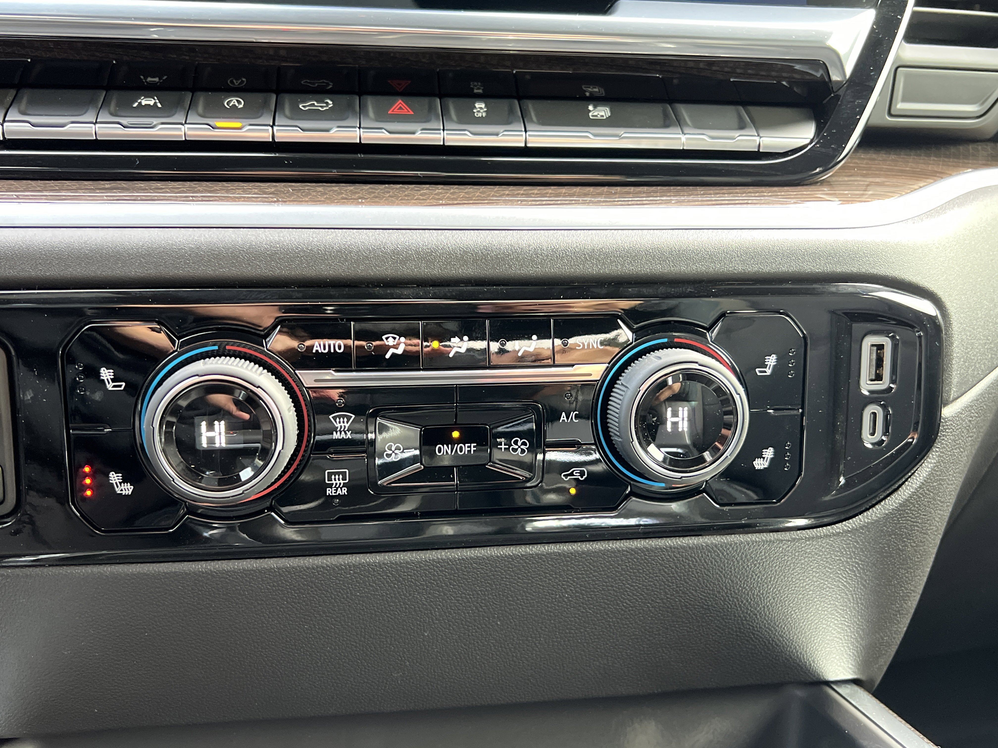 New 2026 Chevrolet Silverado 1500 LT w/ LPO, Dark Essentials Package image 27