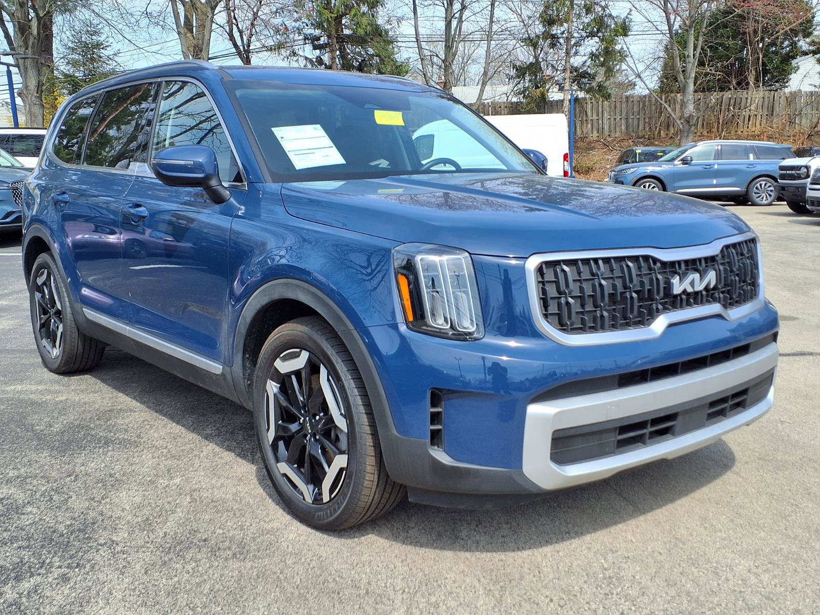 Used 2024 Kia Telluride EX AWD/4WD image 1