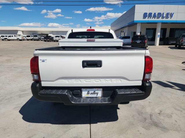 Used 2022 Toyota Tacoma SR image 5