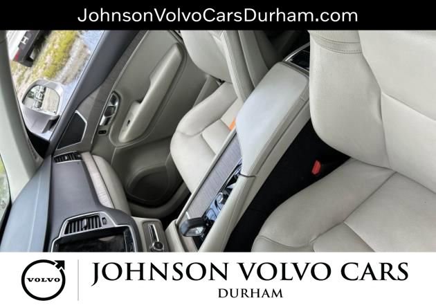 Used 2023 Volvo XC90 B5 Plus w/ Protection Package Premier AWD/4WD image 9