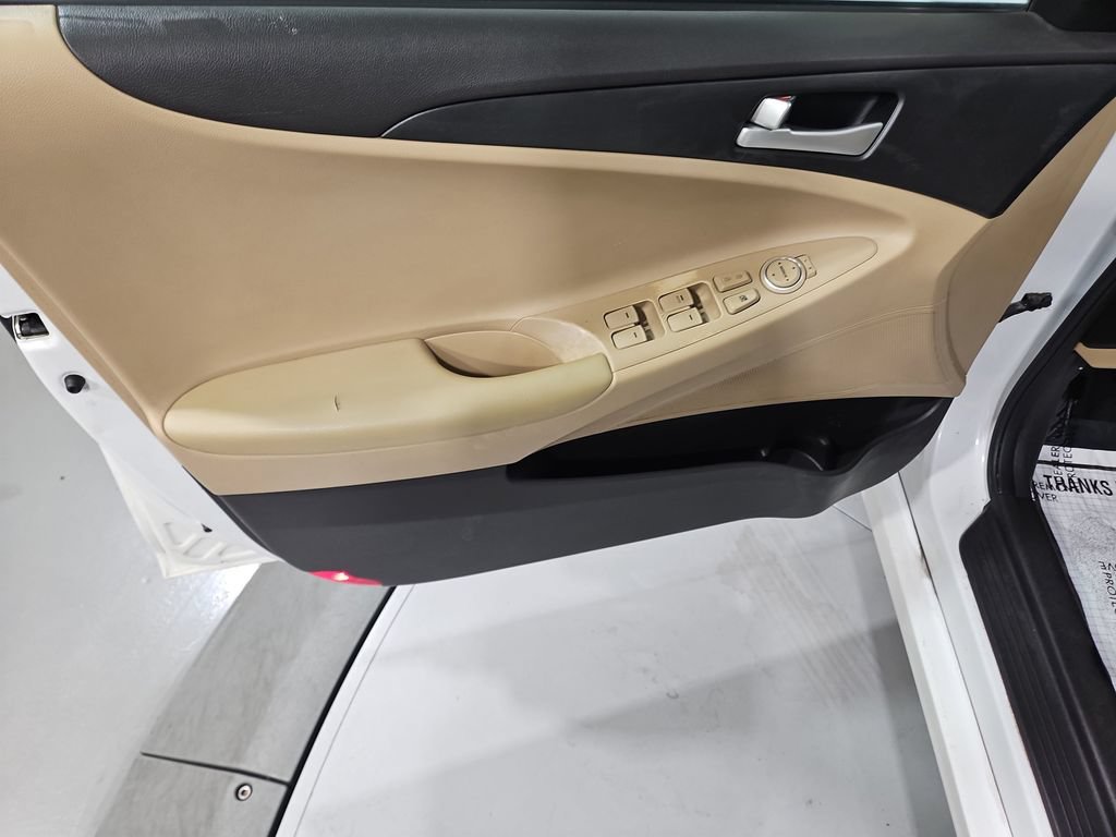 Used 2012 Hyundai Sonata GLS FWD image 11
