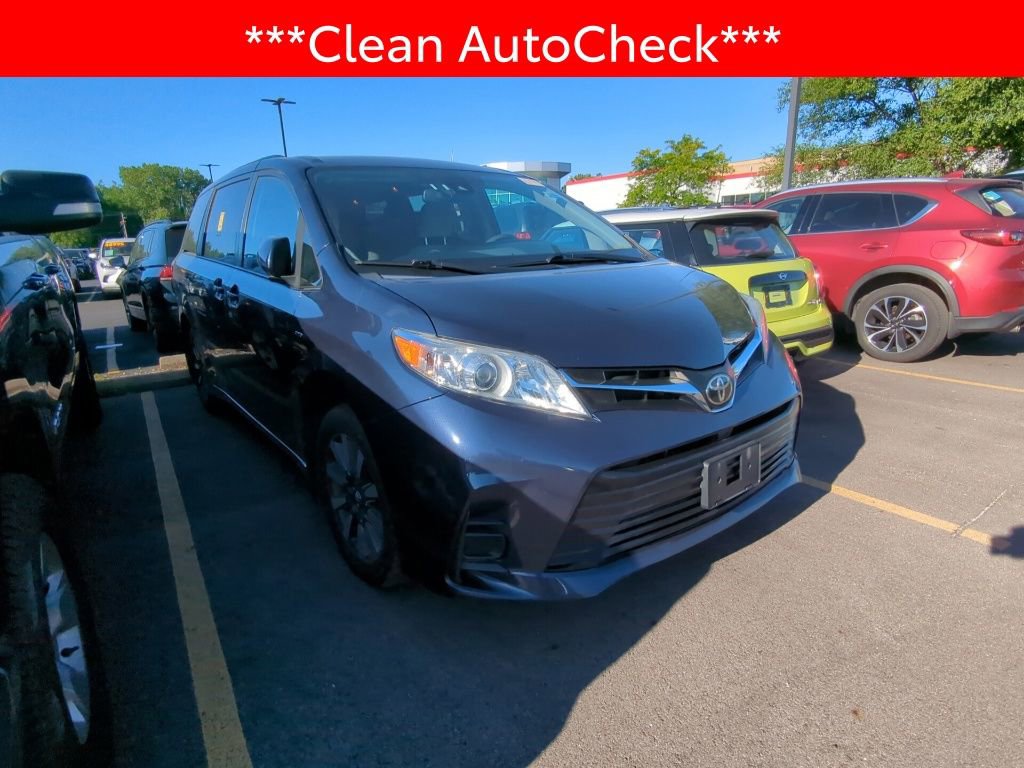 Used 2018 Toyota Sienna LE AWD/4WD image 3