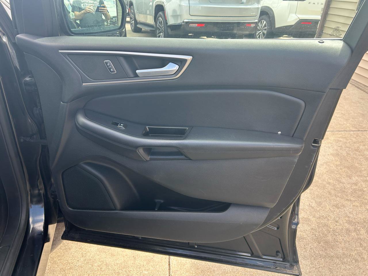 Used 2015 Ford Edge SEL w/ Canadian Comfort Package AWD/4WD image 16