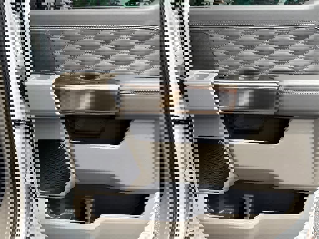 New 2025 Ford F250 Platinum w/ Platinum Plus Package image 15