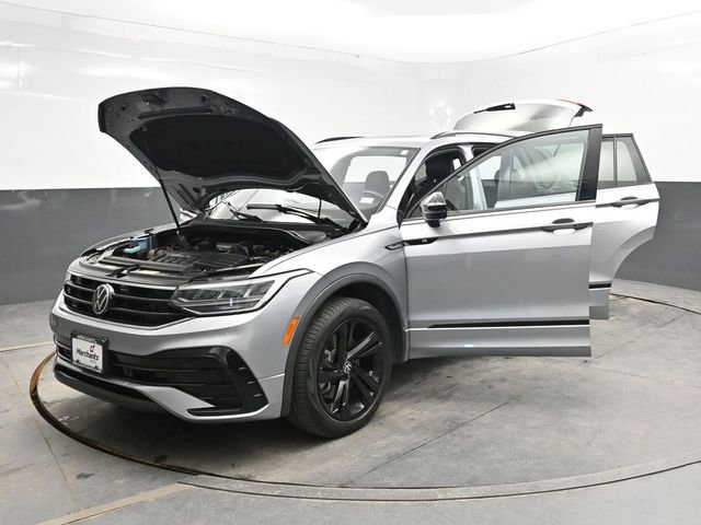 Used 2023 Volkswagen Tiguan SE R-Line AWD/4WD image 52