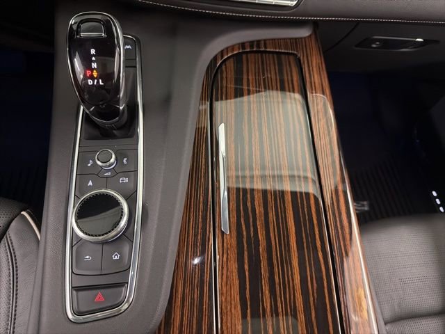 Used 2024 Cadillac Escalade ESV Premium Luxury w/ Performance Package AWD/4WD image 39