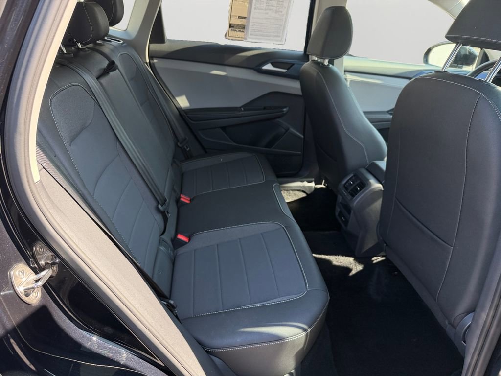 Used 2024 Volkswagen Taos SE image 13