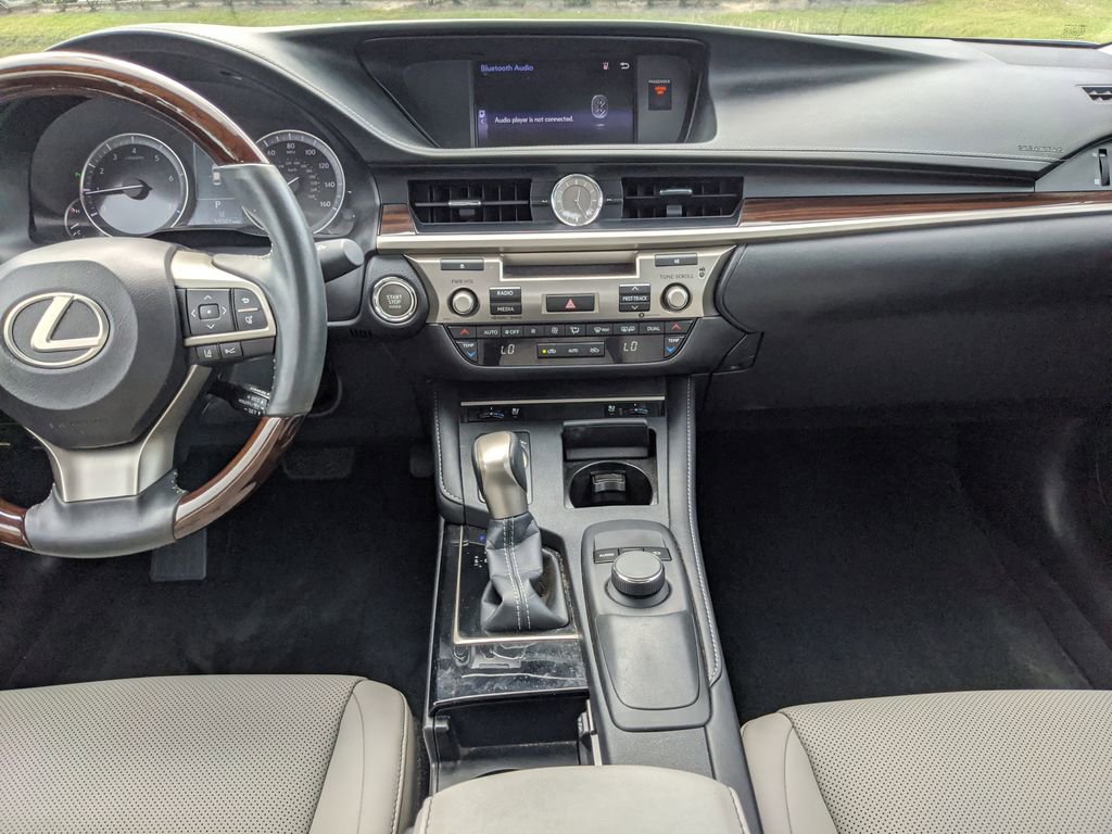 Used 2017 Lexus ES 350 w/ Premium Package image 15