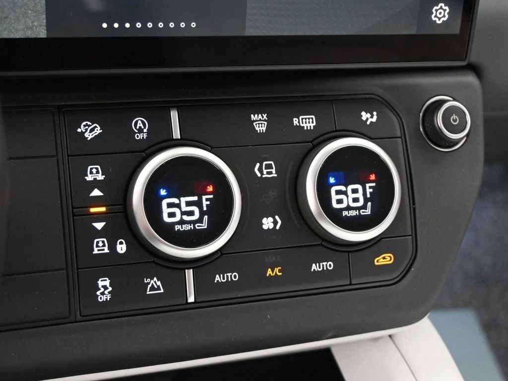 New 2026 Land Rover Defender 130 X-Dynamic SE AWD/4WD image 13