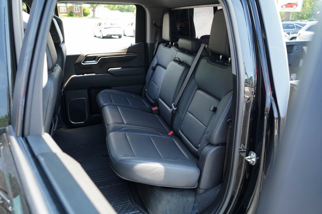 Used 2022 Chevrolet Silverado 1500 LT Trail Boss w/ LT Trail Boss Premium Package AWD/4WD image 8