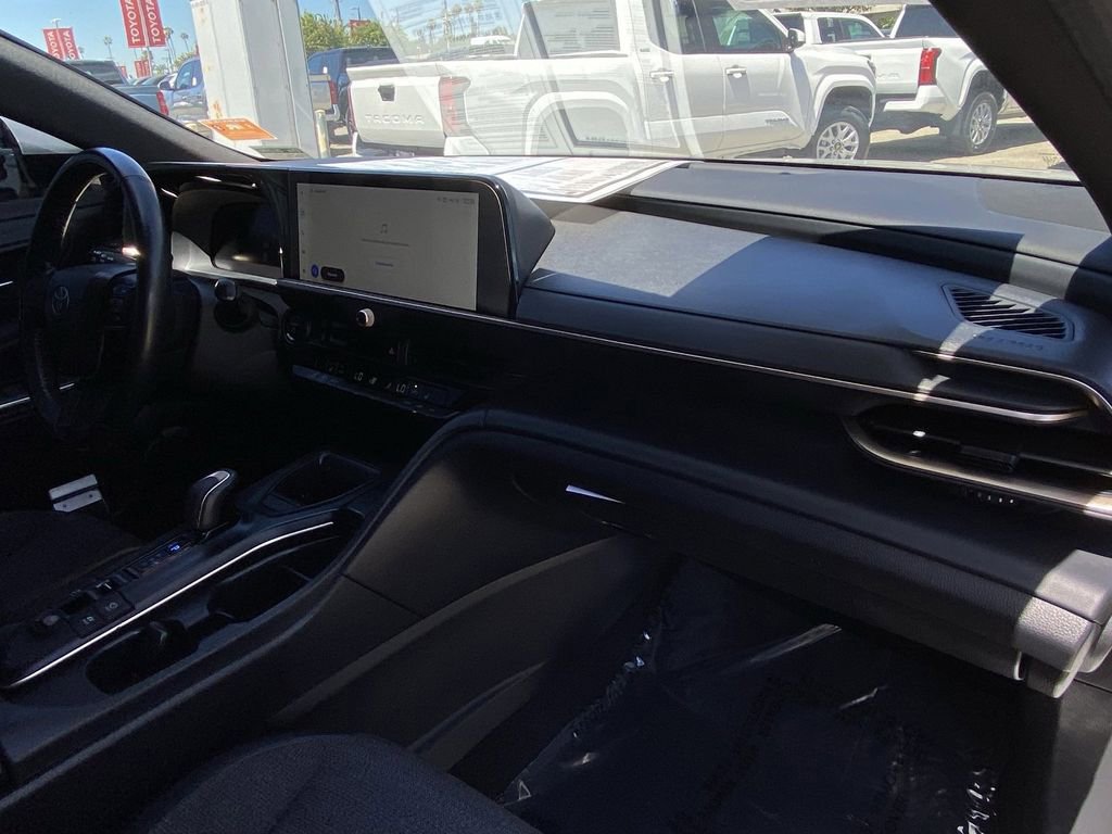 Certified 2023 Toyota Crown XLE image 18