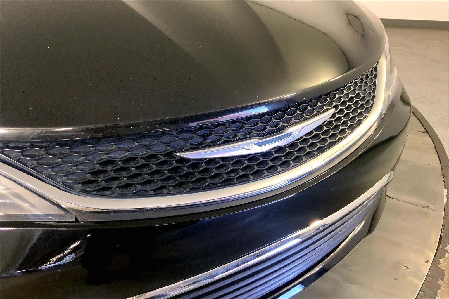 Used 2017 Chrysler 200 Limited Platinum w/ Mopar Interior Package FWD image 28