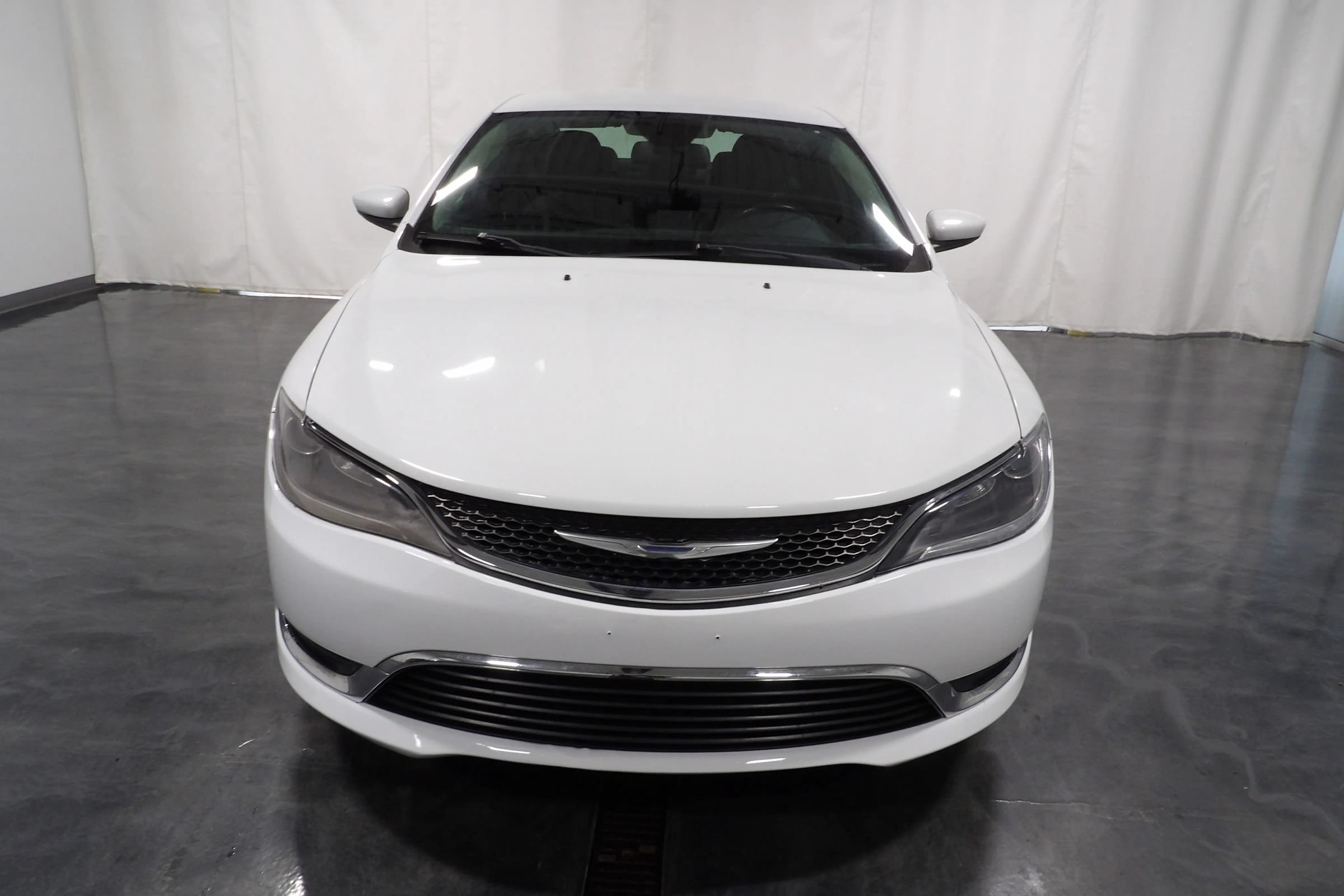 Used 2016 Chrysler 200 Limited w/ Convenience Group FWD image 2