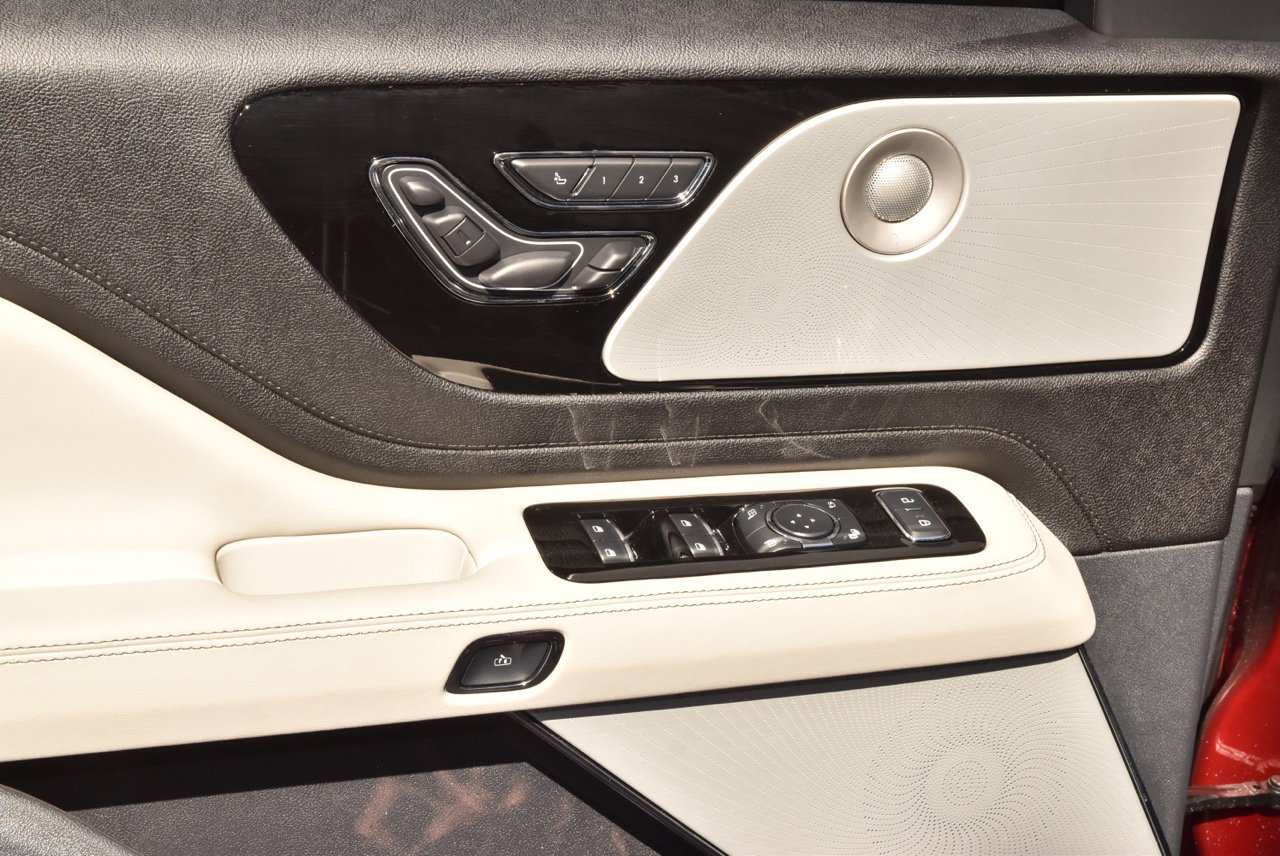New 2027 Lincoln Aviator Reserve AWD/4WD image 36