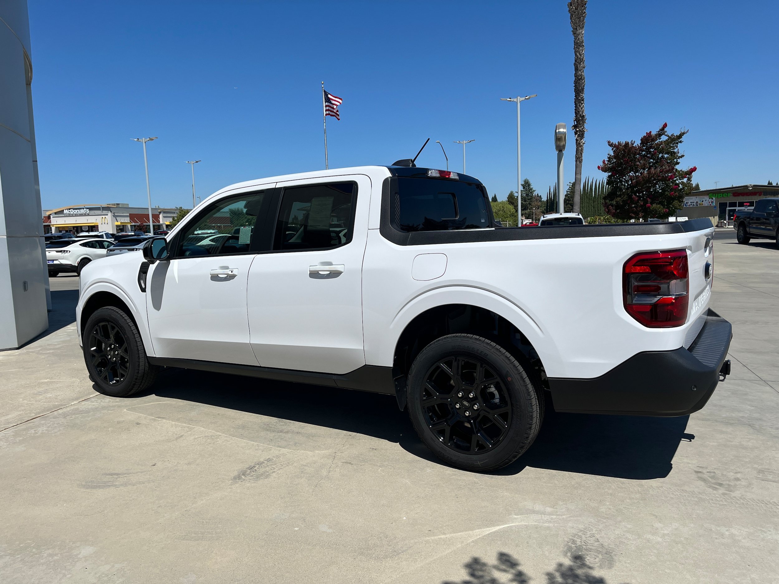 New 2025 Ford Maverick Lariat w/ Black Appearance Package AWD/4WD image 6