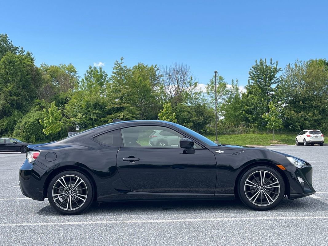 Used 2016 Scion FR-S RWD image 9