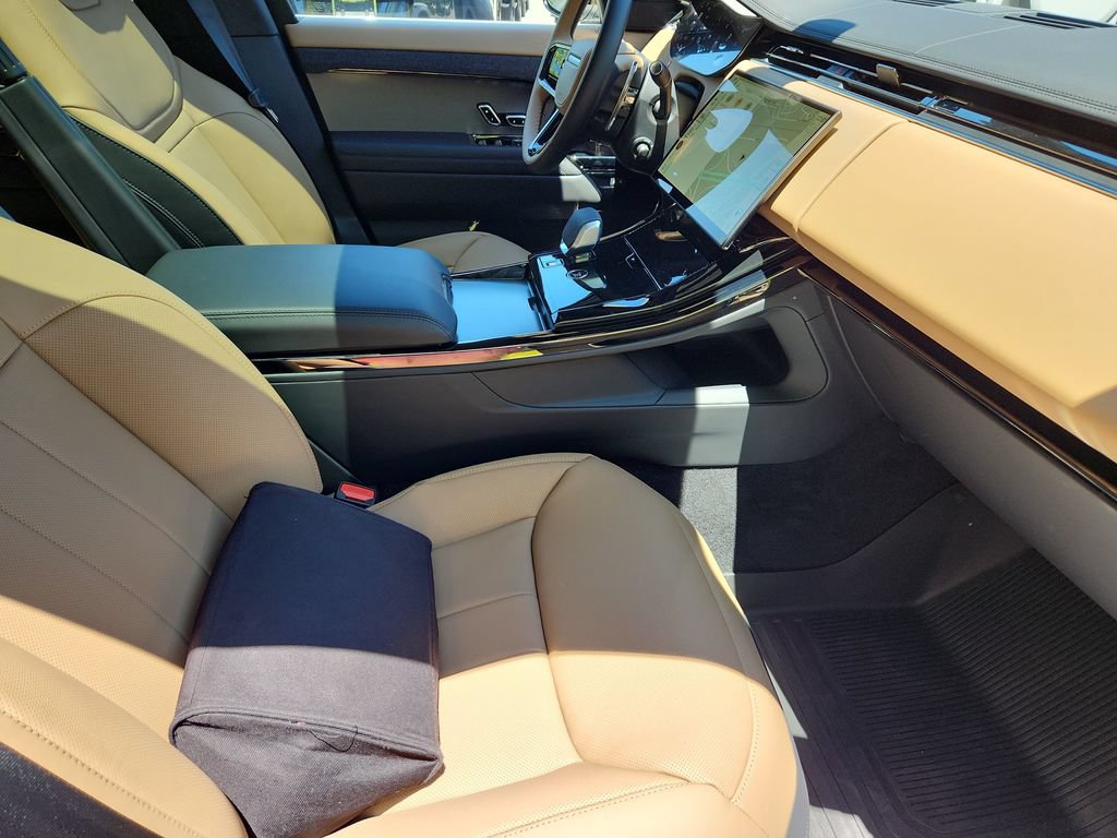 New 2026 Land Rover Range Rover Sport Dynamic SE AWD/4WD image 3