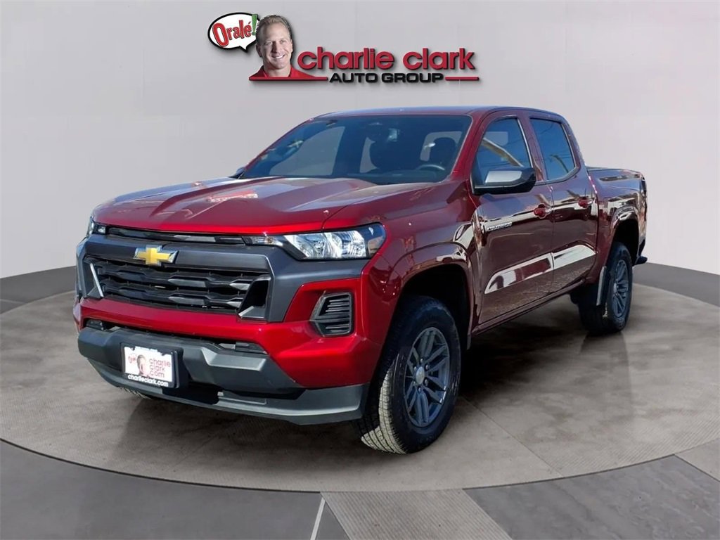 Used 2025 Chevrolet Colorado LT image 1
