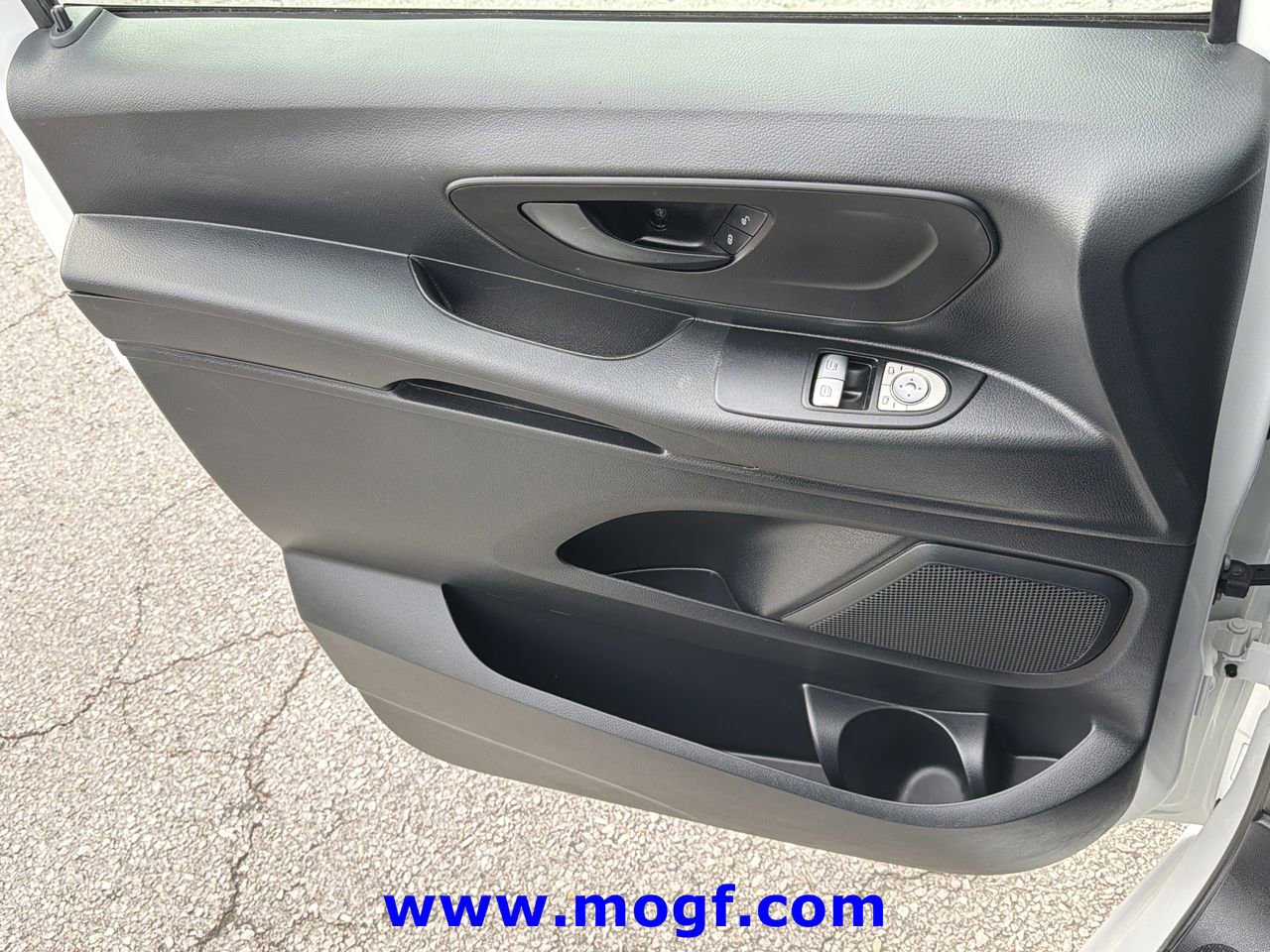 Used 2023 Mercedes-Benz Metris image 14