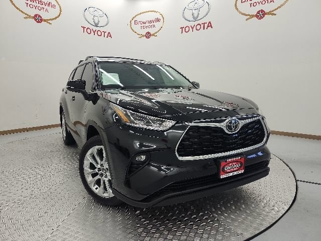 Certified 2025 Toyota Highlander Limited AWD/4WD image 1