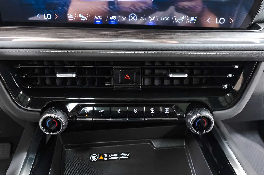 New 2026 Chevrolet Tahoe Premier w/ Sun And Tow Package AWD/4WD image 12