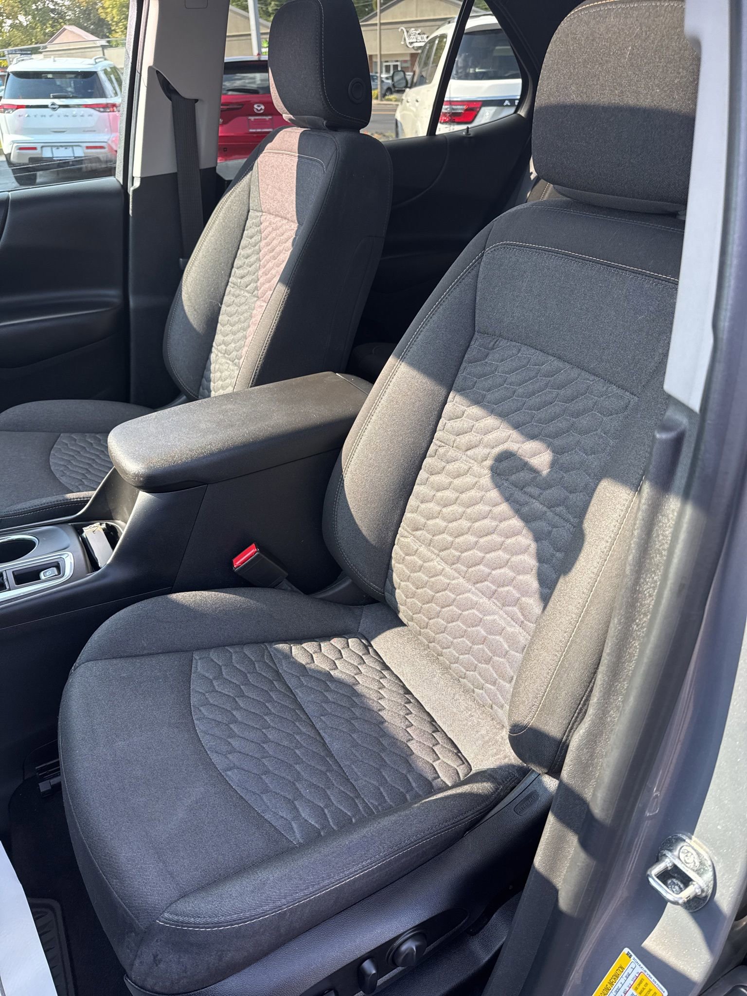 Used 2019 Chevrolet Equinox LT w/ Sun & Navigation Package image 28