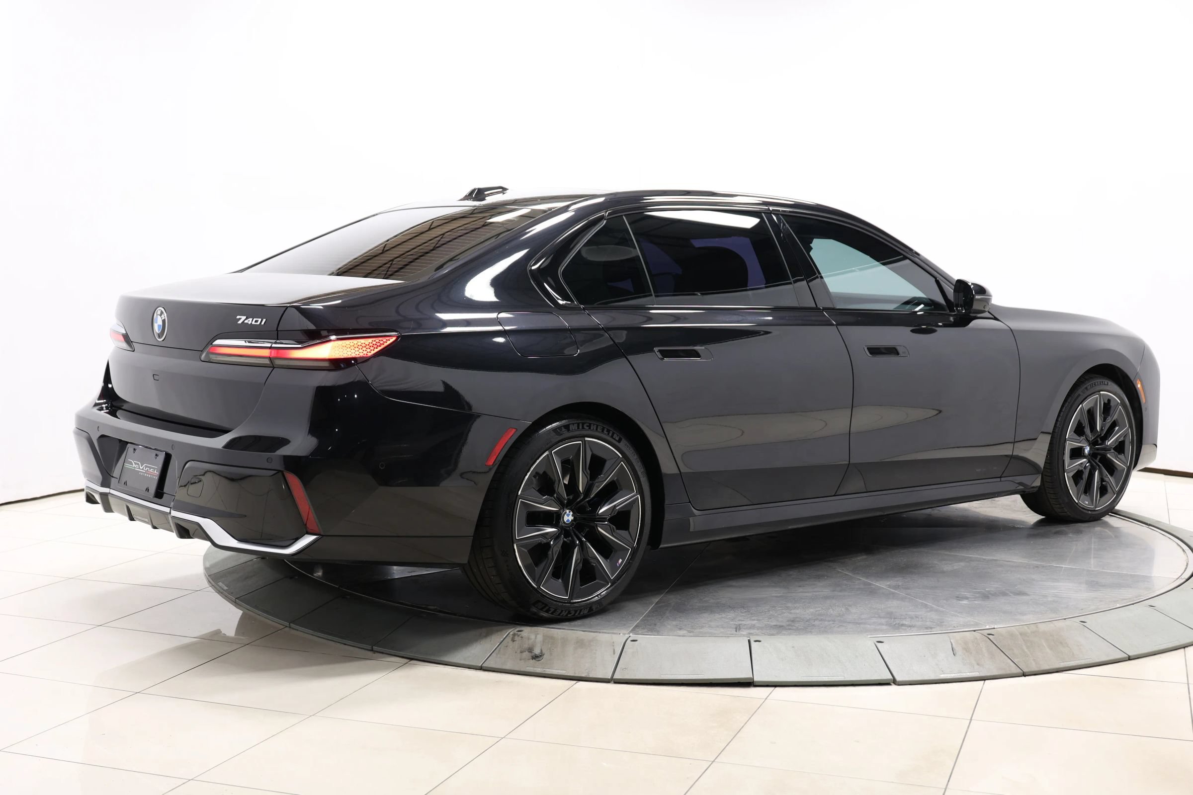 Used 2023 BMW 740i RWD image 4
