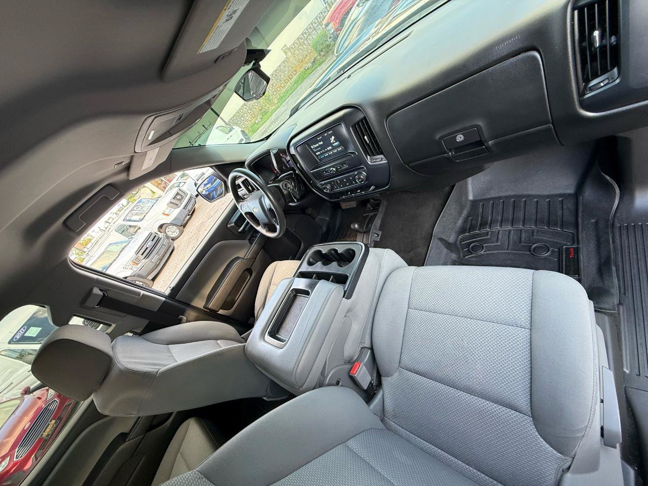 Used 2018 Chevrolet Silverado 1500 Custom w/ Custom Value Package AWD/4WD image 31