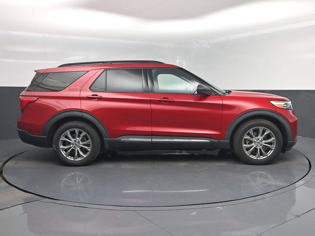Used 2020 Ford Explorer XLT w/ Equipment Group 202A image 30