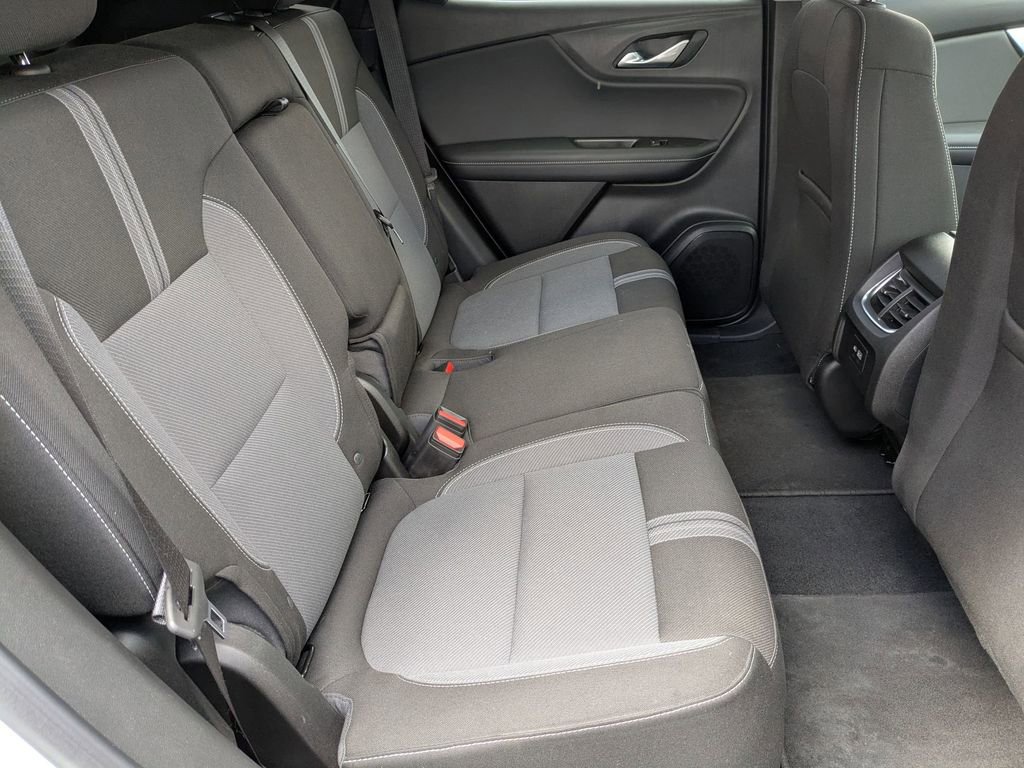 Used 2025 Chevrolet Blazer LT image 30