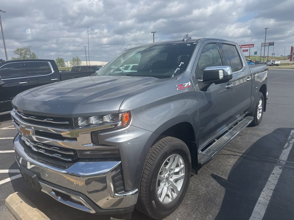 Used 2021 Chevrolet Silverado 1500 LTZ w/ Technology Package AWD/4WD image 1