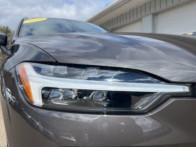 Certified 2025 Volvo XC60 B5 Ultra image 13