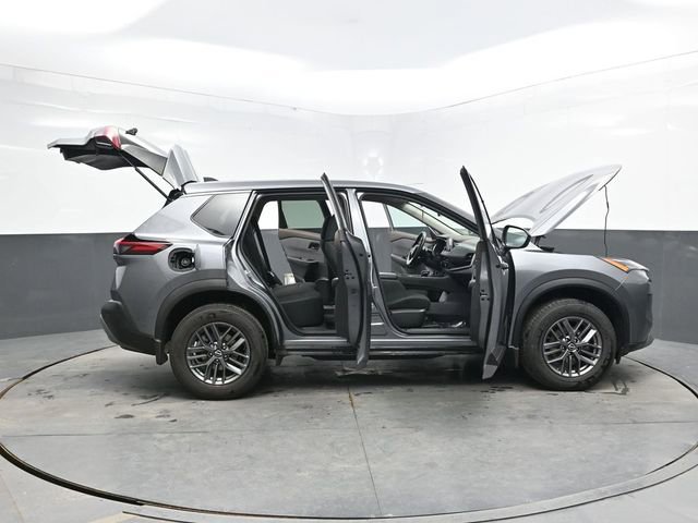Used 2023 Nissan Rogue S AWD/4WD image 45