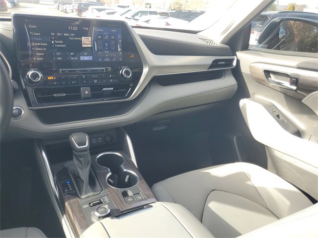 Used 2022 Toyota Highlander Platinum image 13