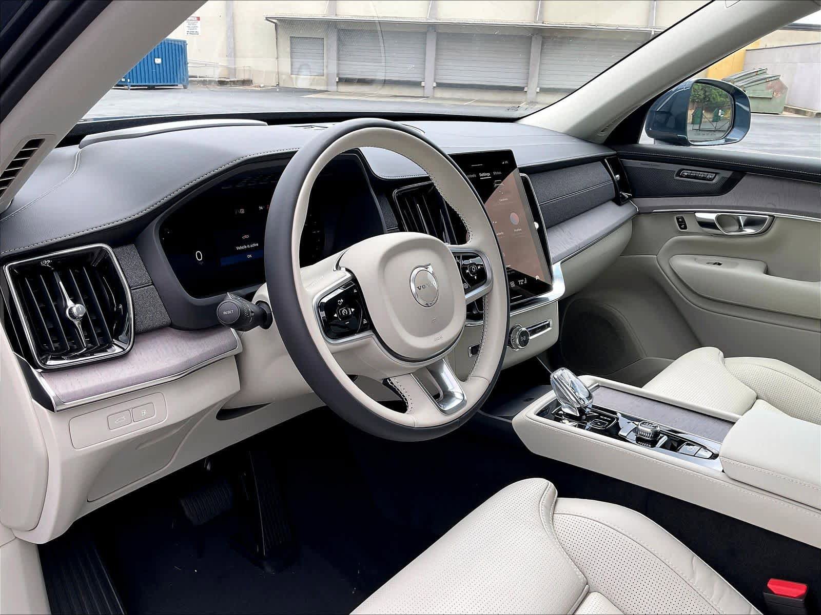 New 2026 Volvo XC90 T8 Ultra w/ Protection Package AWD/4WD image 8