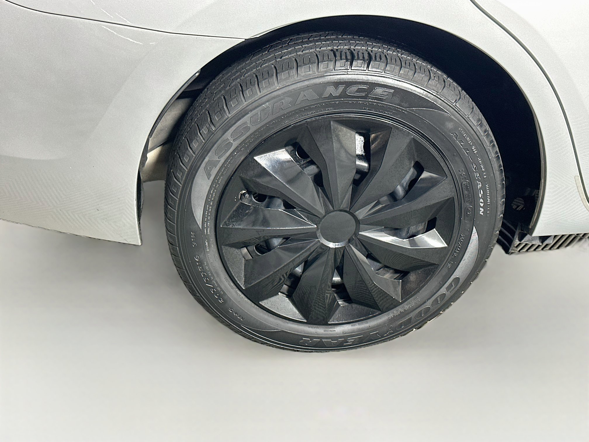 Used 2015 Toyota Corolla LE FWD image 11