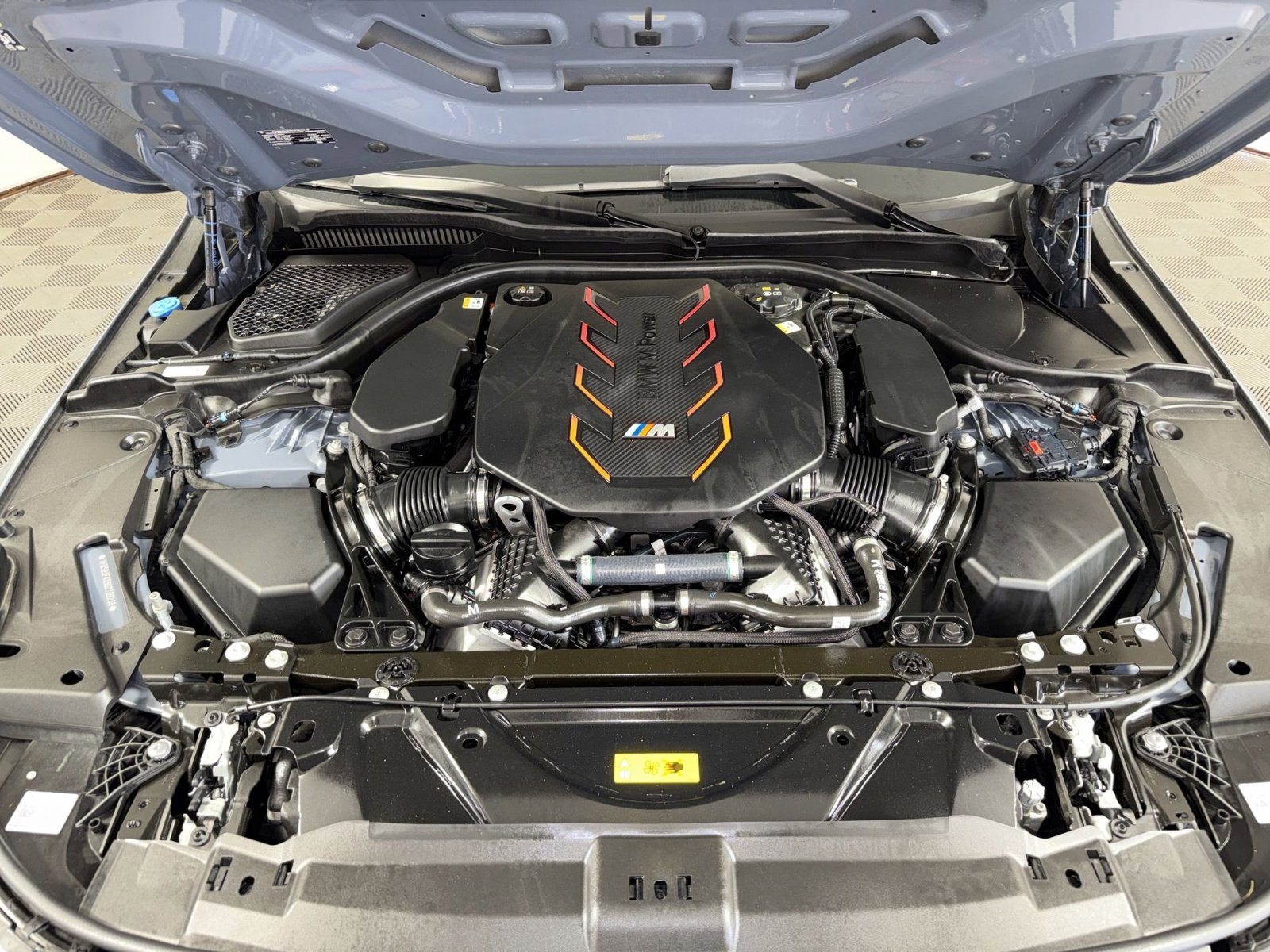 Used 2025 BMW M5 w/ Carbon Package image 24