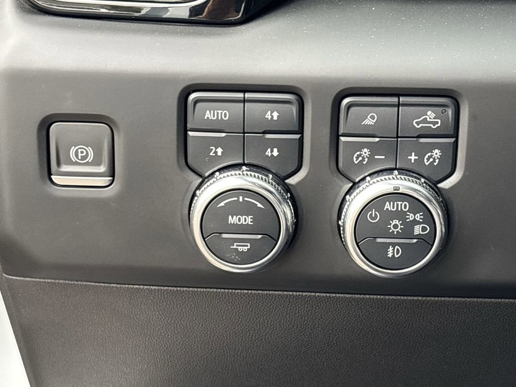 Used 2022 GMC Sierra 1500 AT4 w/ Technology Package image 18