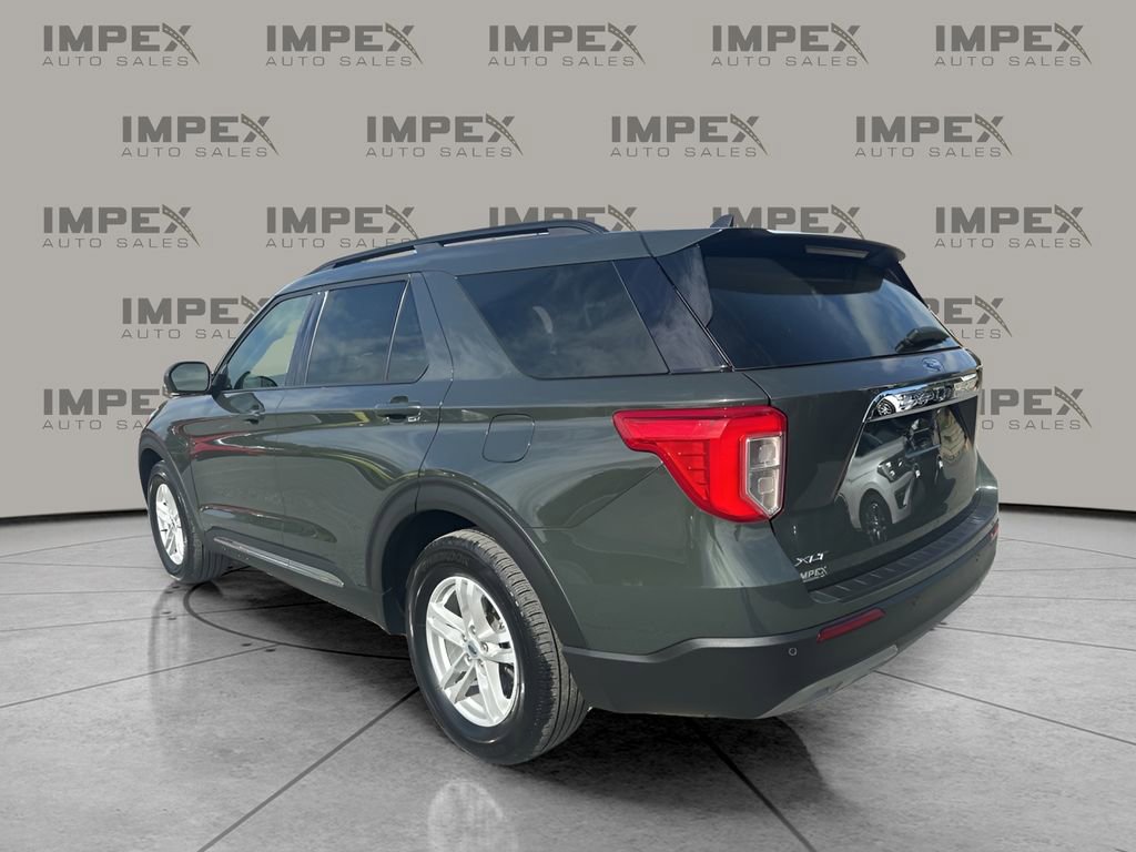 Used 2024 Ford Explorer XLT w/ Equipment Group 202A image 3