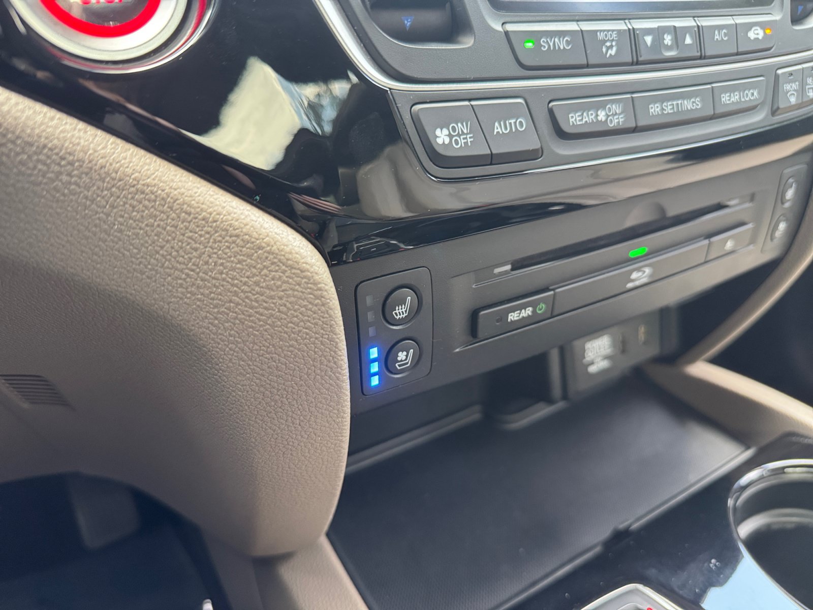 Used 2018 Honda Pilot Elite image 24