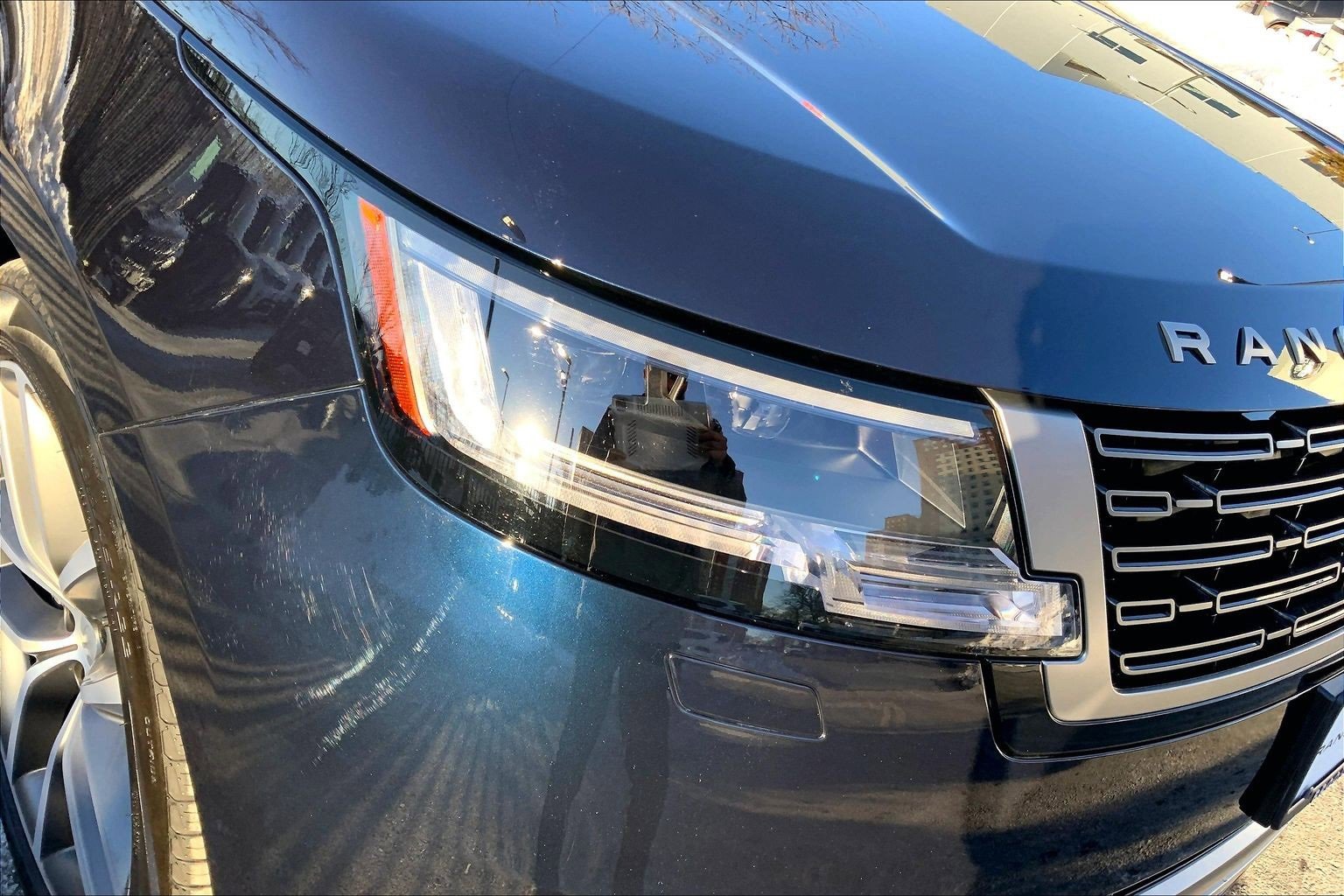 Used 2025 Land Rover Range Rover SE image 27