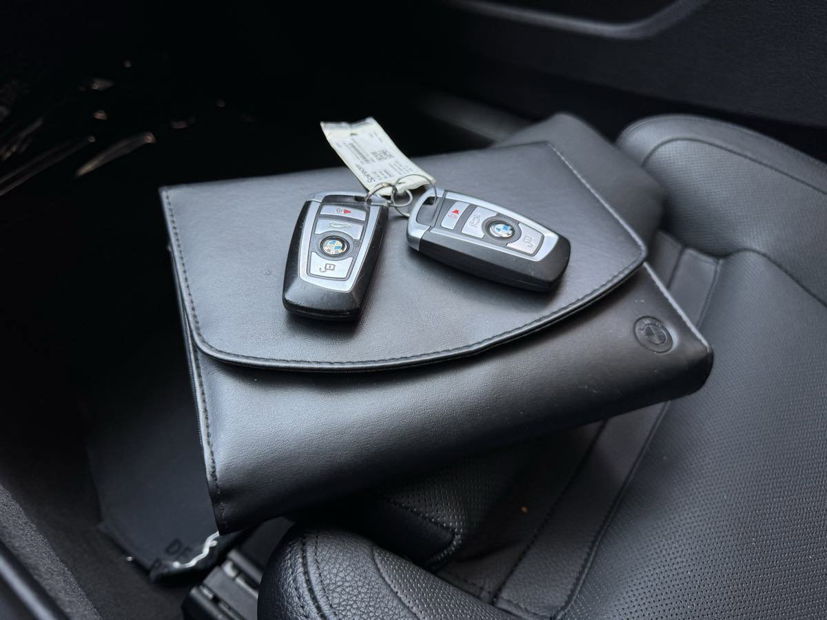 Used 2014 BMW 740i image 32