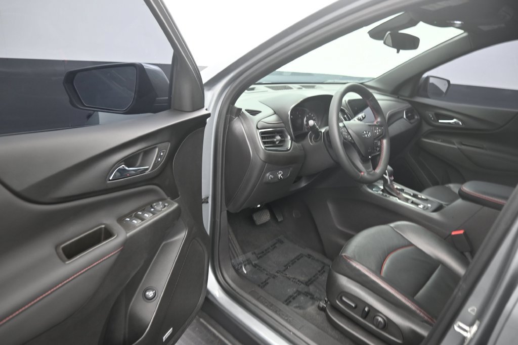 Used 2024 Chevrolet Equinox RS w/ RS Leather Package FWD image 10