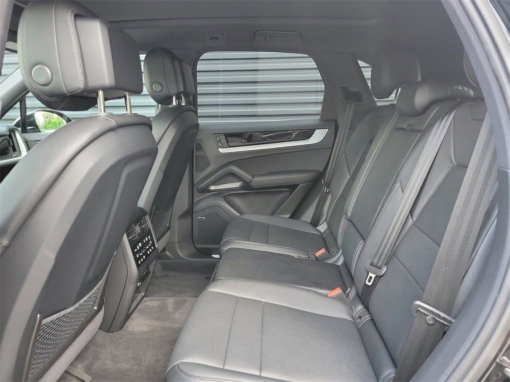 Certified 2025 Porsche Cayenne image 24