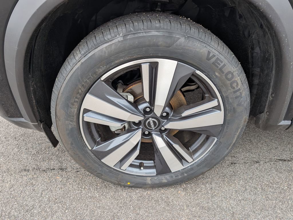 Used 2023 Nissan Rogue SL w/ SL Premium Package image 12