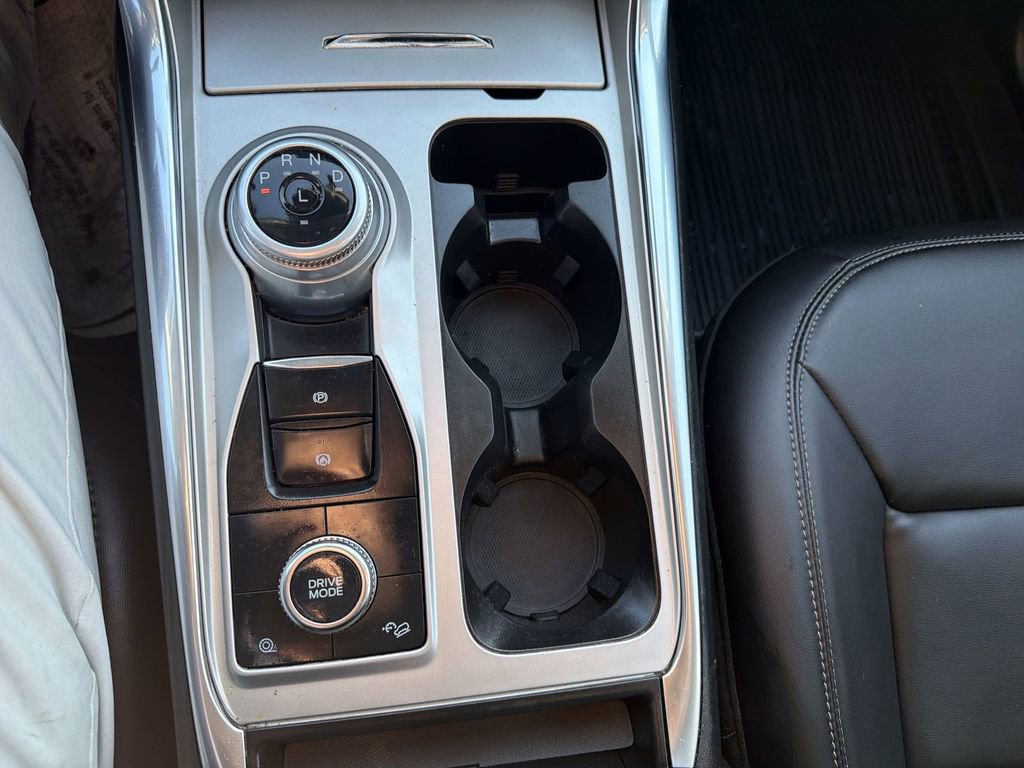 Used 2022 Ford Explorer XLT w/ Equipment Group 202A image 21