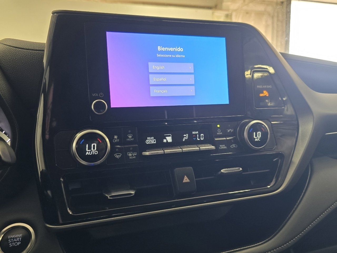 Certified 2025 Toyota Highlander LE FWD image 25